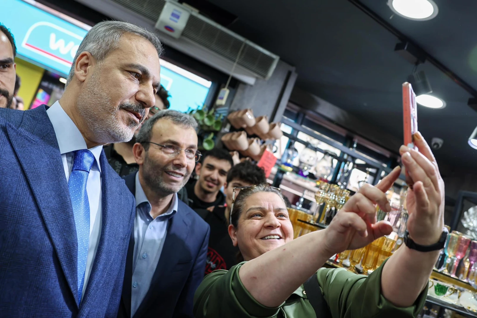 Dışişleri Bakanımız Hakan Fidan'la esnafımızı ziyaret ettik