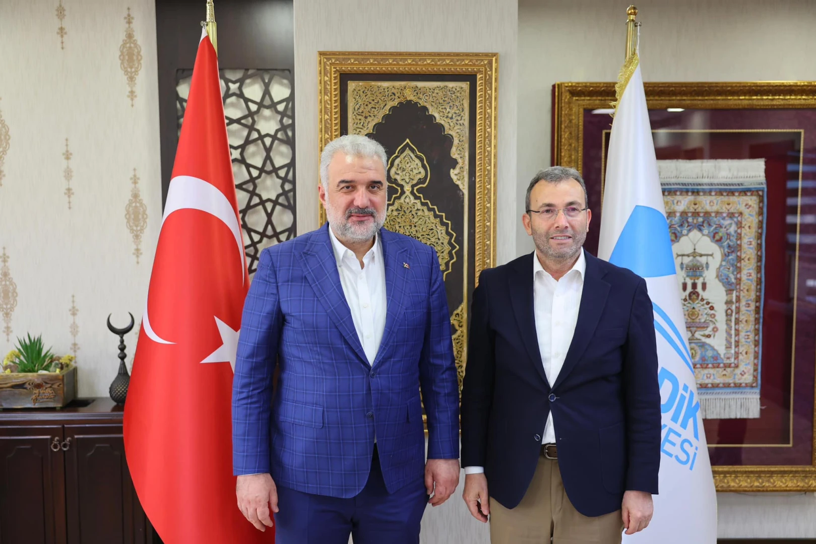 AK Parti İstanbul İl Başkanımız Osman Nuri Kabaktepe ve kıymetli il yöneticilerimizi belediyemizde misafir ettik