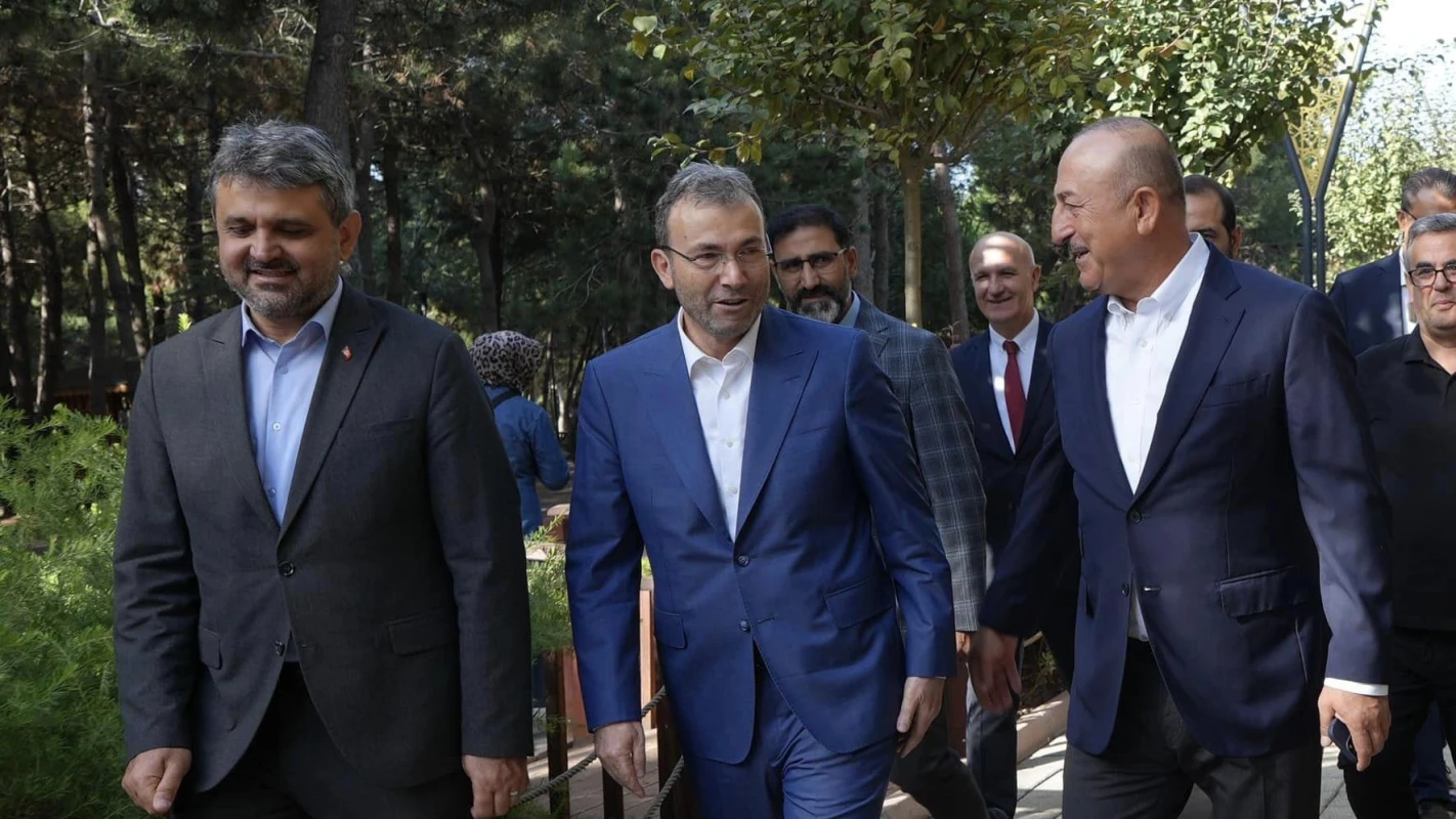 Önceki dönem Dışişleri Bakanımız, Antalya Milletvekilimiz Mevlüt Çavuşoğlu ile birlikte Pendik Korusu’nda komşularımızla buluştuk
