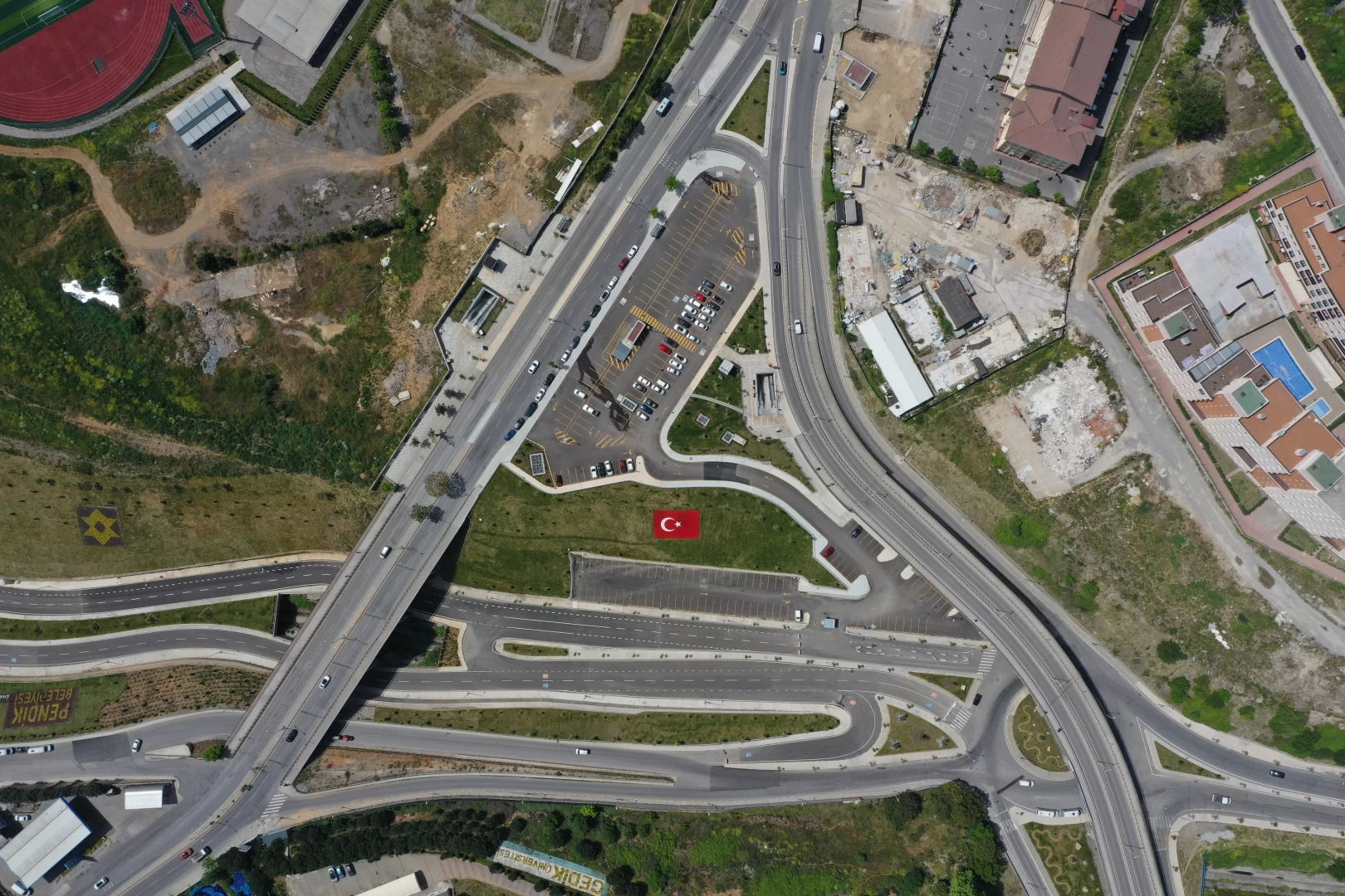 Yayalar -Şeyhli Metro Meydanı