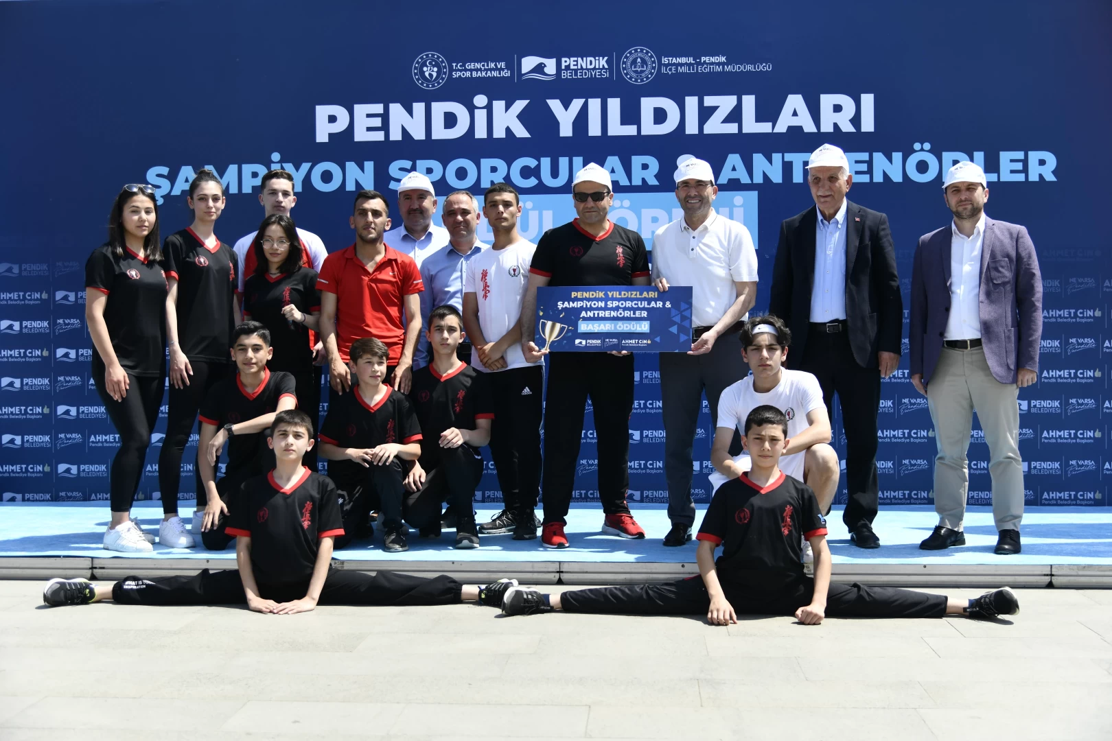 Başarılı Sporculara Ödül
