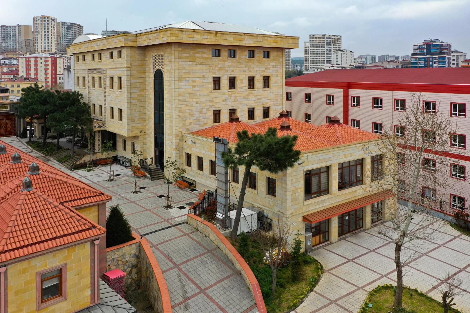 Esenyalı Ortaöğretim Yurt Binası