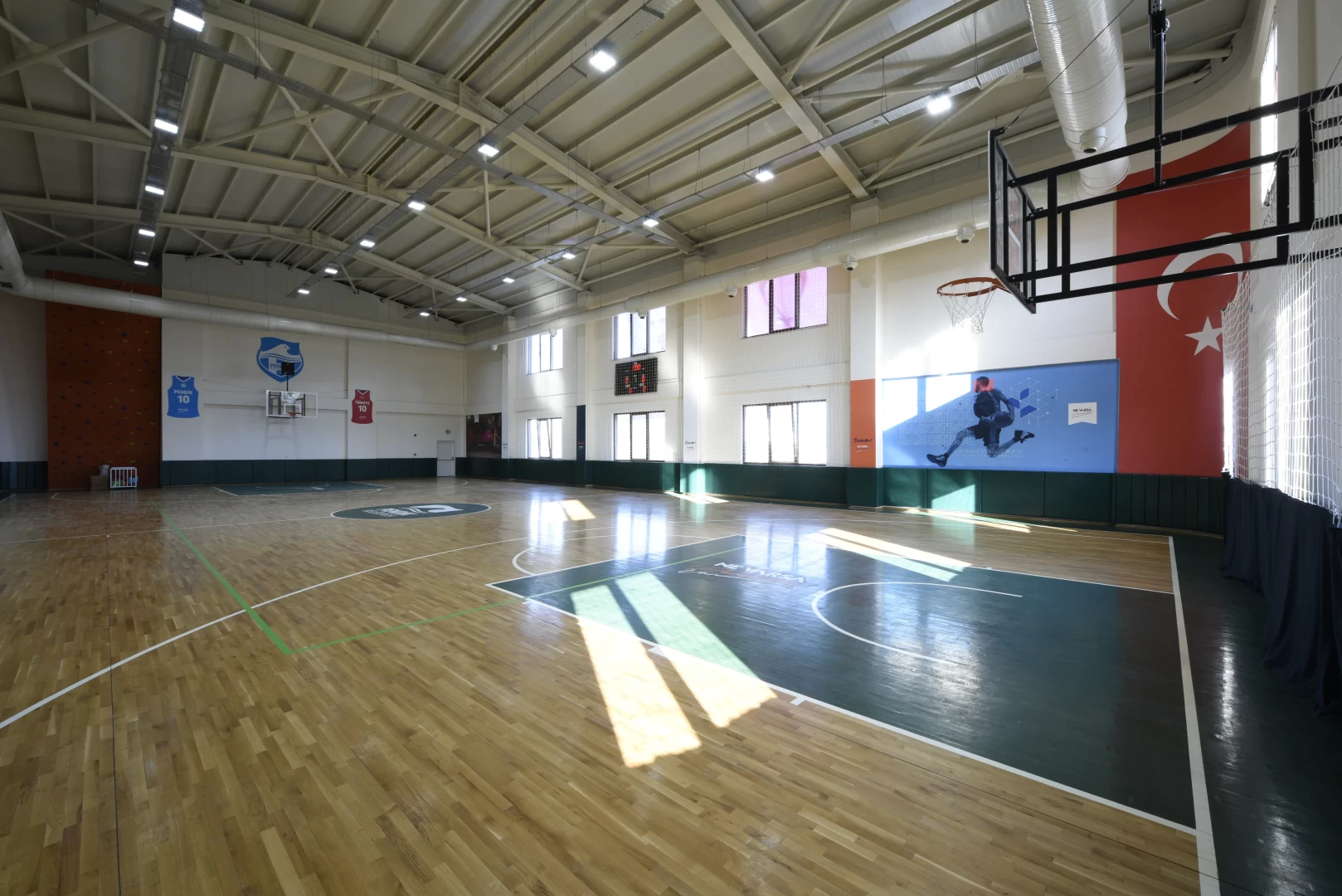 Busenaz Sürmeneli Spor Kompleksi