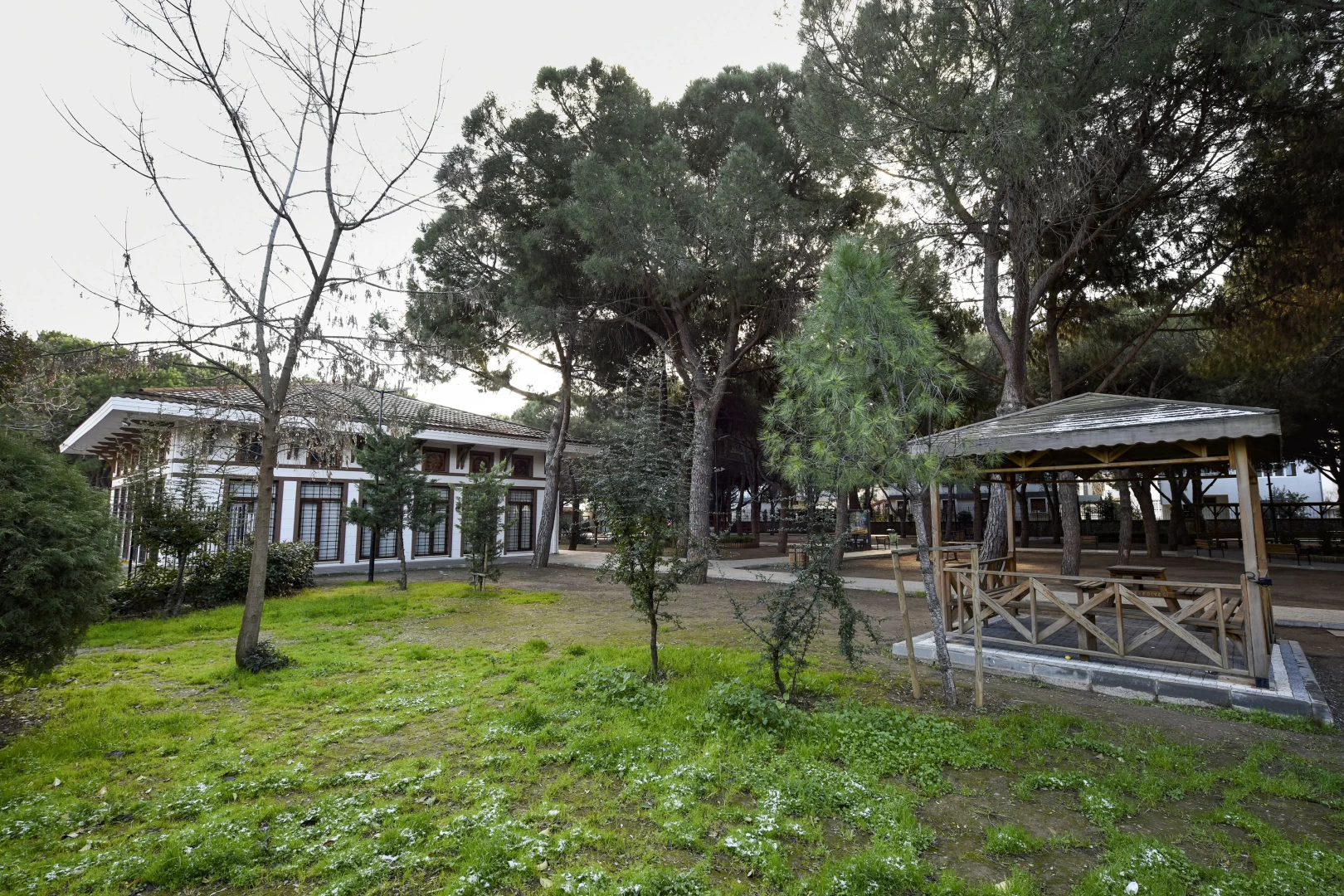 Bosnalı Şehit Çocuklar Kütüphanesi