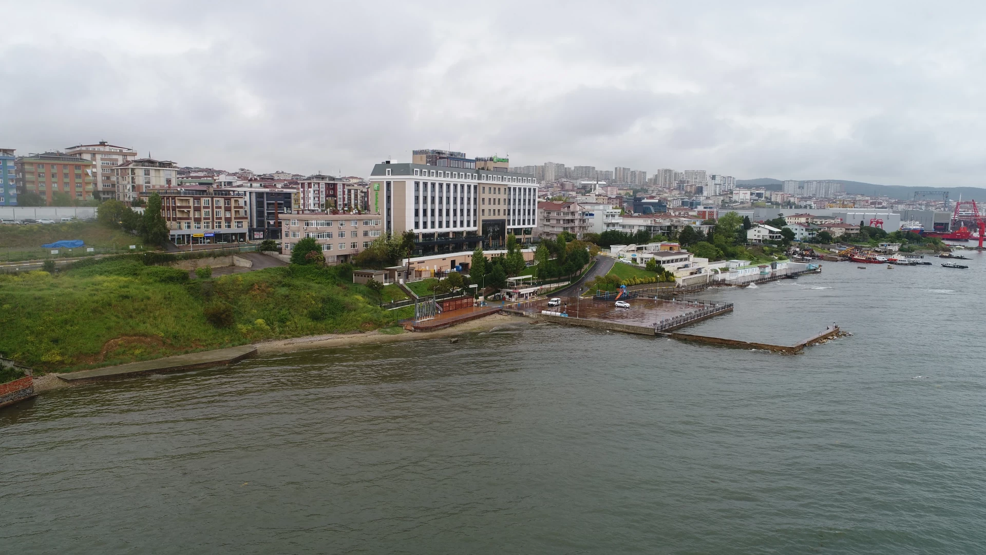 Güzelyalı Sahili Millet Bahçesi